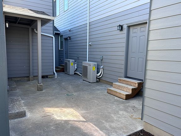 3rd image of 6055 Looney Ln SW