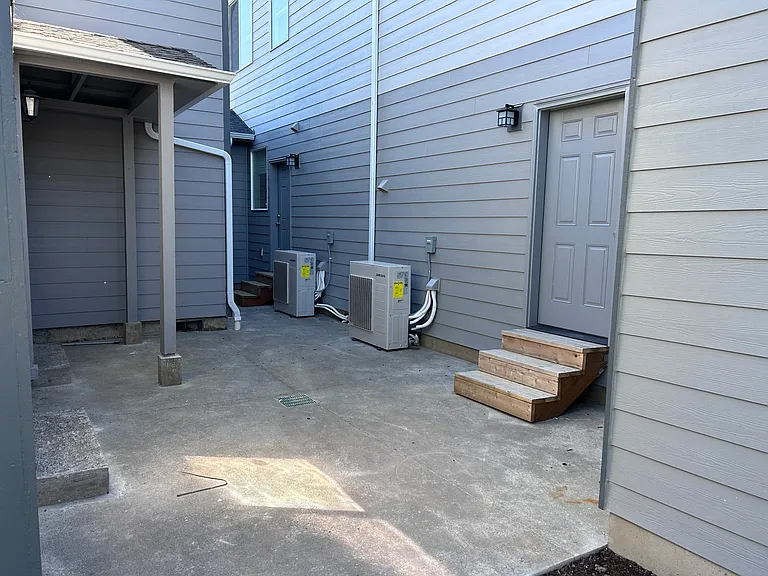 6055 Looney Ln SW — Photo 3