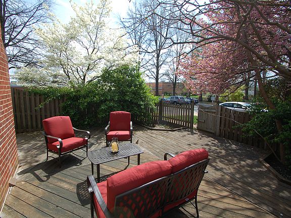 3rd image of 2961 Oakborough Sq