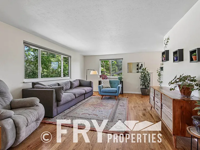 6459 Brentwood St — Photo 11