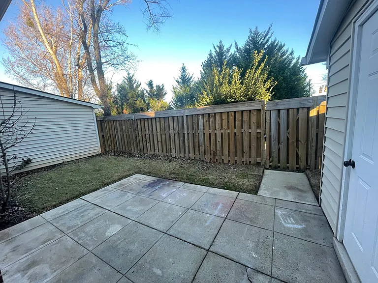 1506 Wenwood Ct — Photo 18