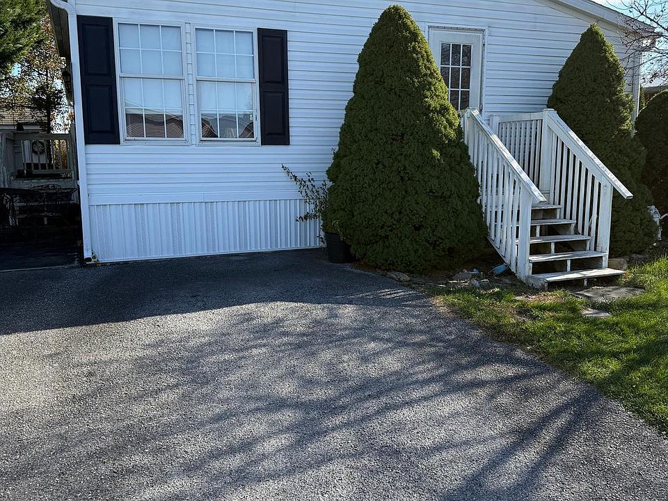1st image of 150 Medallion Dr