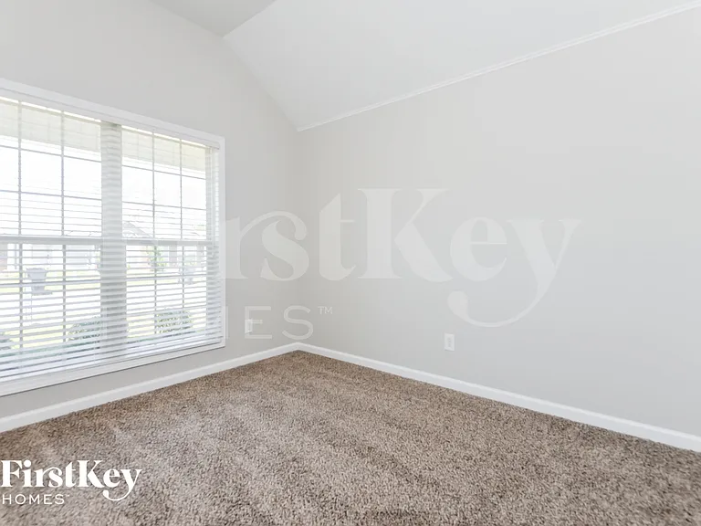 2218 Village Ln — Photo 12