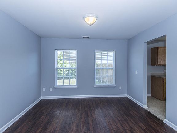 4th image of 108 Avonshire Dr