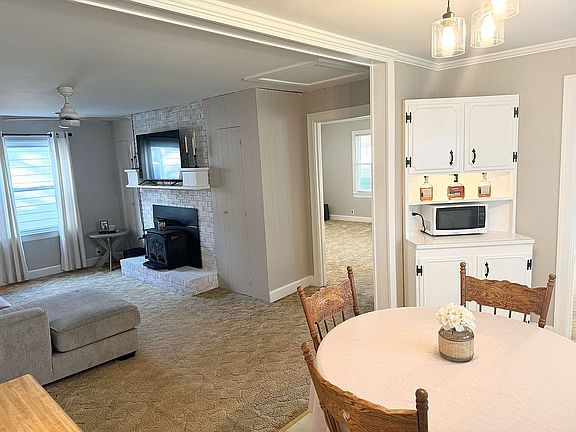 5th image of 147 Camden Ave
