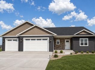 1360 Annapolis Dr, Holmen, WI 54636