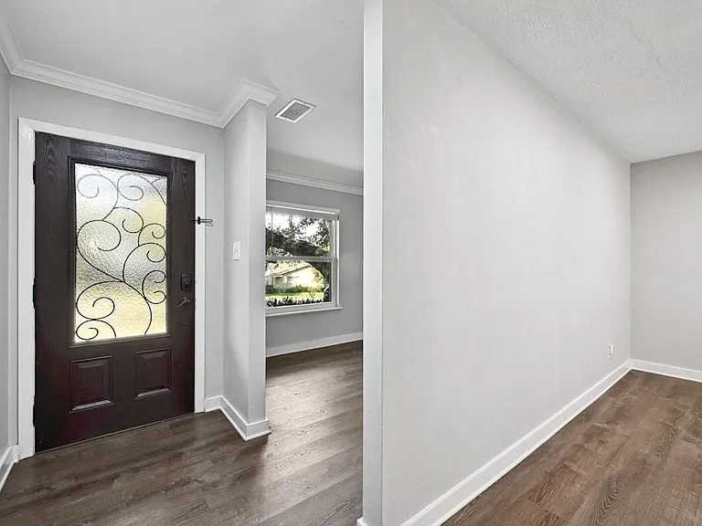 5903 Highland Hills Dr — Photo 6