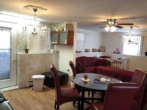 5th image of 158 Dartmouth St #B