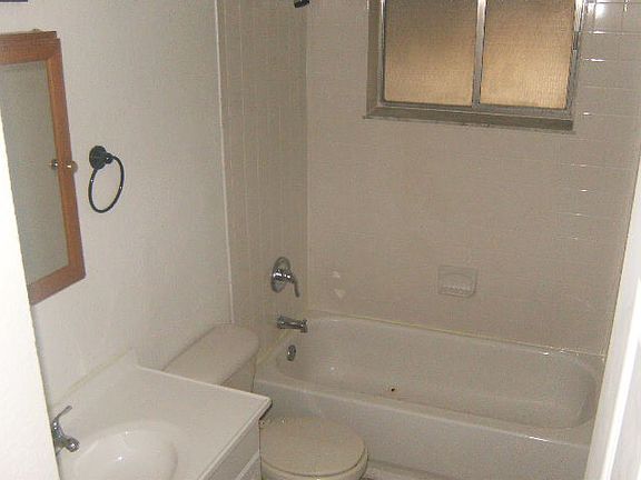 4th image of 1876 Wayside Dr