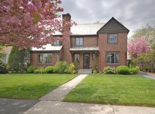 8 Sumner St, Swampscott, MA 01907