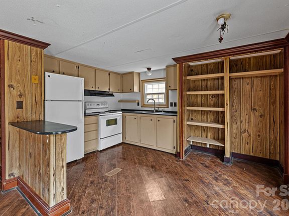 4th image of 9102 McElroy Rd