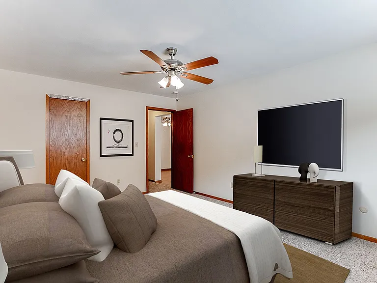 Mark Court Apartments — Photo 5