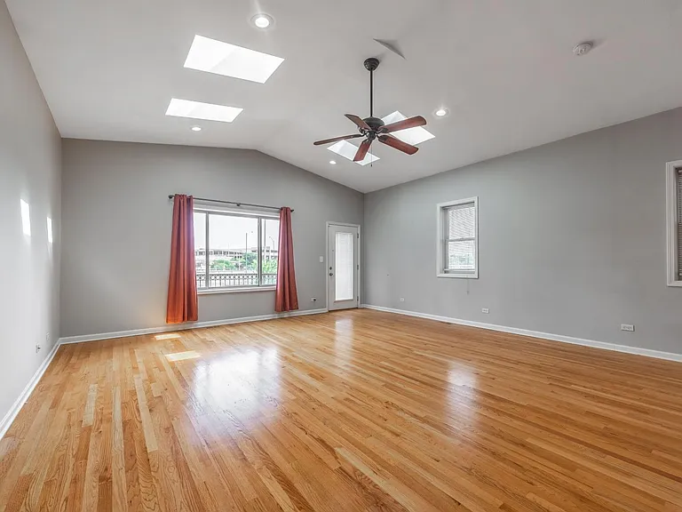 1333 W Walton St #2 — Photo 25