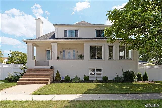 1st image of 315 Roosevelt Ave