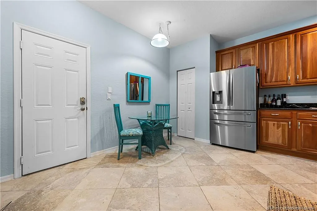 2 bed, 1.5 bath, 1776 sqft, $2,350 — Photo 3