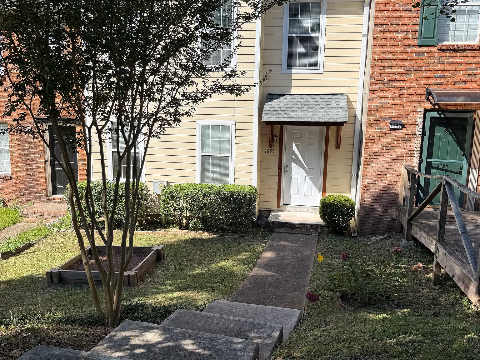 2 bed, 2.5 bath, 1288 sqft, $1,600 — Photo 1