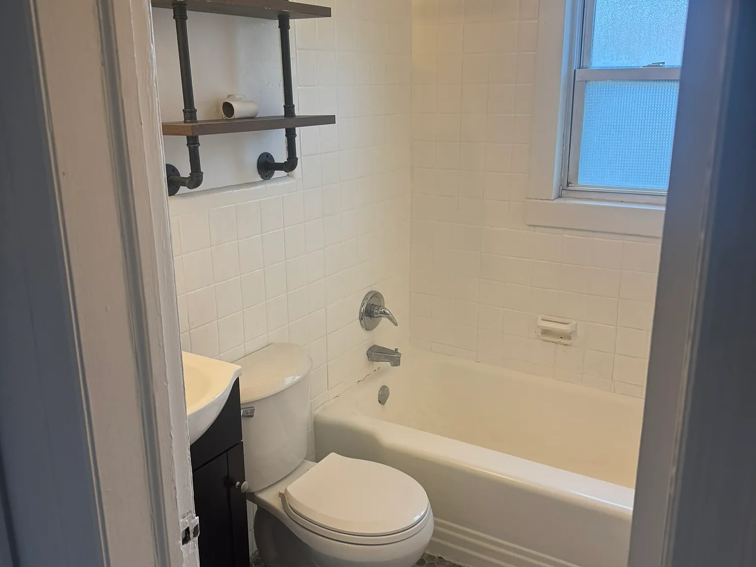 2 bed, 850 sqft, $2,400 — Photo 4