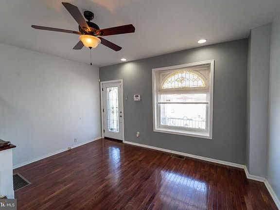 3rd image of 5808 Warrington Ave