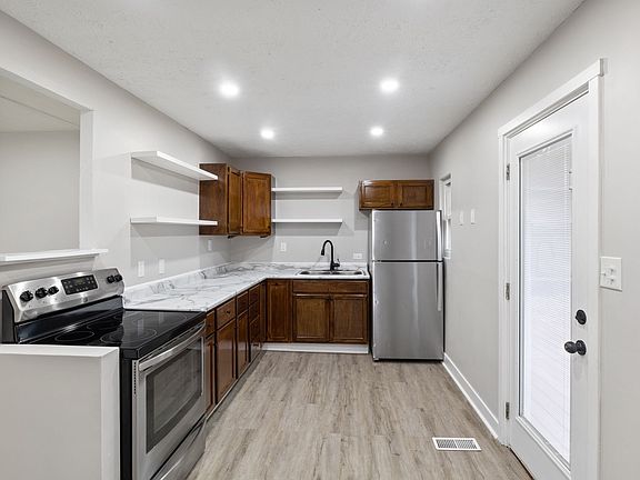 4th image of 4114 W 30th St