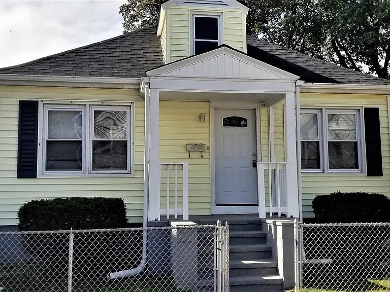 60 Admiral St — Photo 2