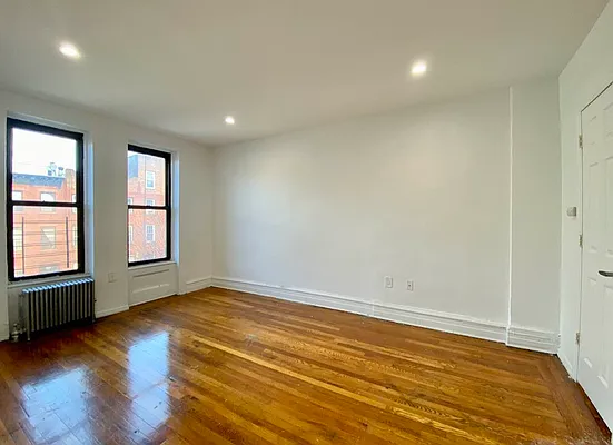 Rented by Hagstrom Management Inc | media 10