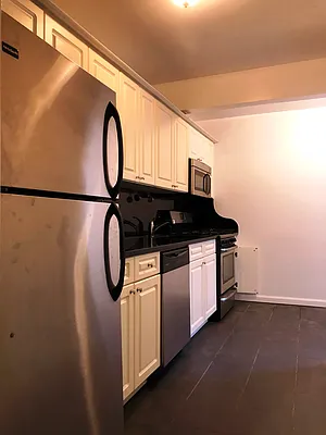 Rented by Prime Realty | media 8