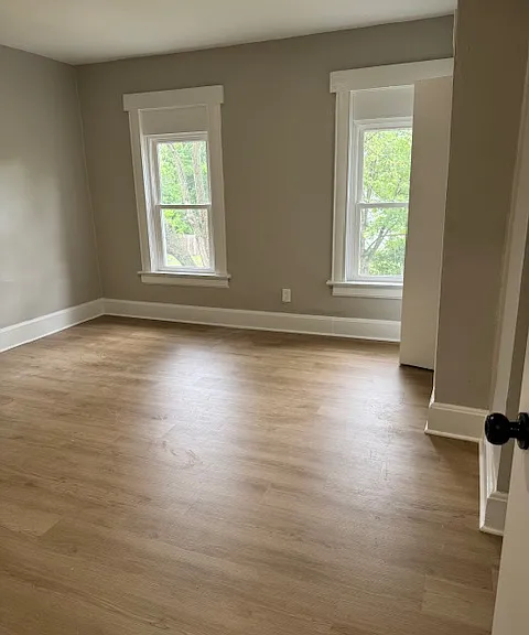 217-219 Clarendon Ave #217 — Photo 4
