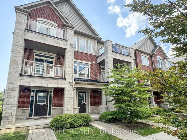 2623 Garrison Cross, Pickering, ON L1X 0E4