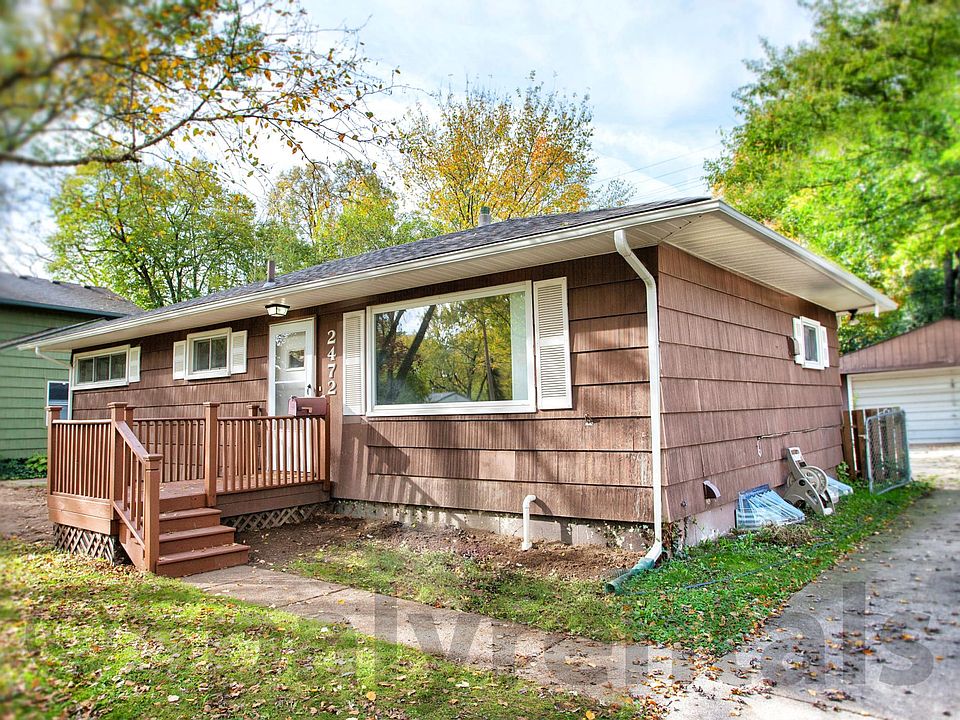 1st image of 2472 Pinecrest Ave