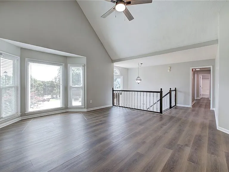 23 Vintage Ct SW — Photo 5