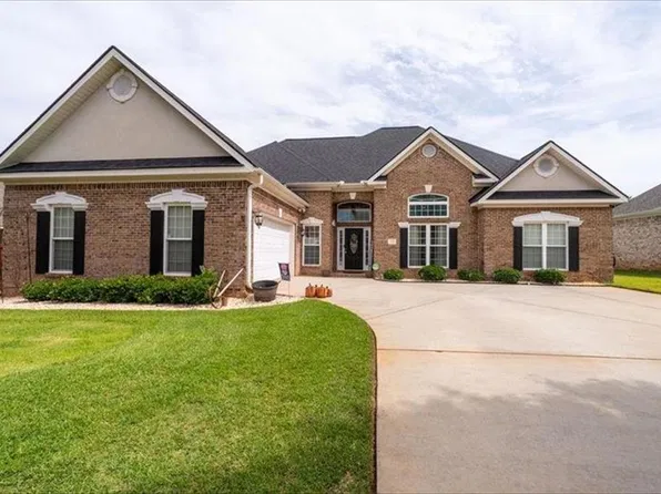 105 Fairfax Ct, Centerville, GA 31028