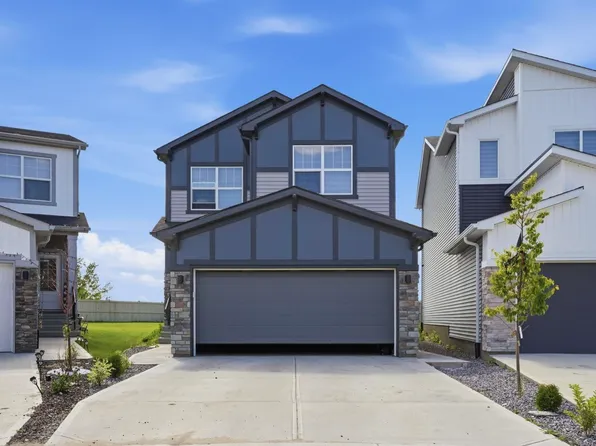 3004 9th St NW, Edmonton, AB T6T 2V3
