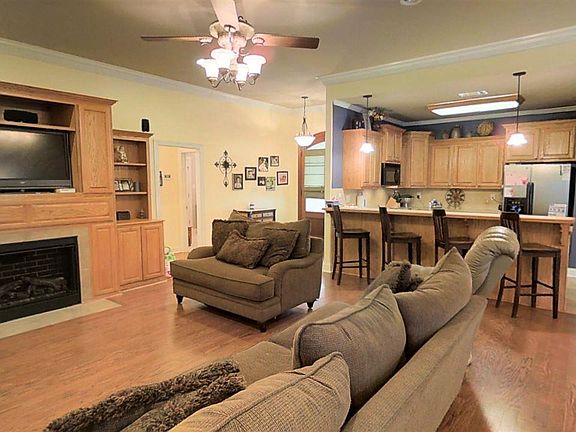 3rd image of 10199 Lazette Dr