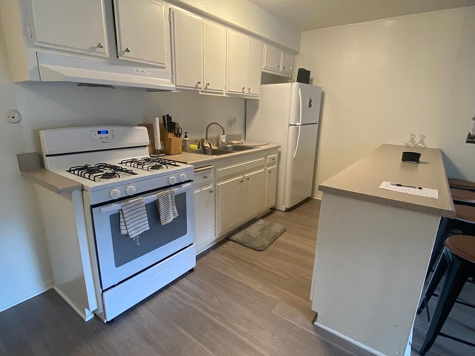 1st image of 10831 Fruitland Dr #107