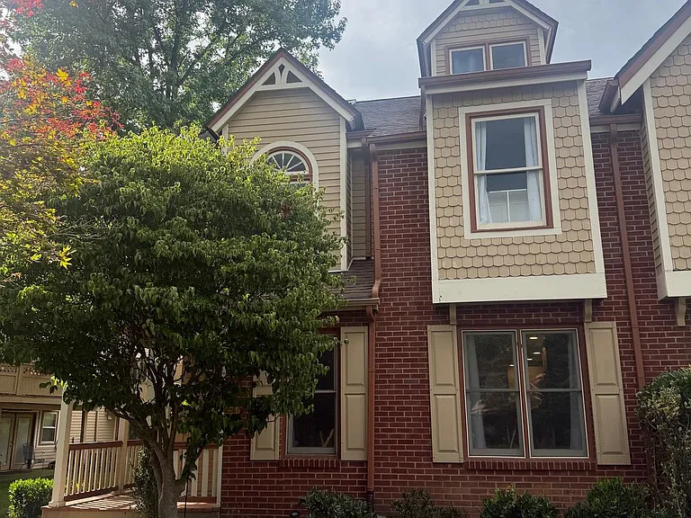 27 Main St — Photo 2
