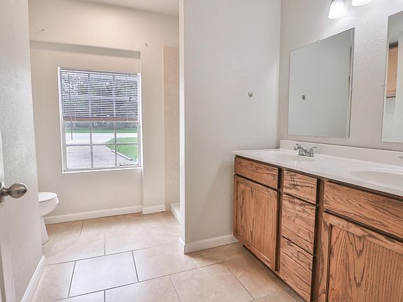 4th image of 1404 Tara Ct