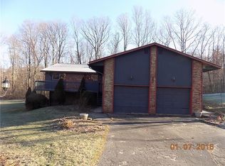 15 Sunrise Cir, Connellsville, PA 15425