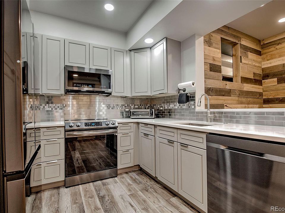 1st image of 645 S Park Avenue #302