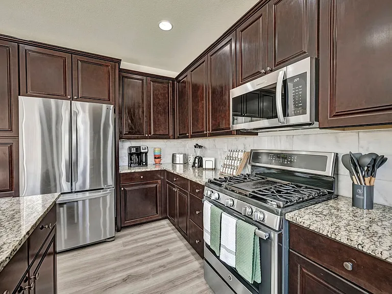 10677 Foxberry Park Dr — Photo 8