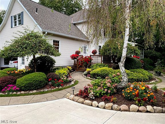 4th image of 4585 Wellington Dr