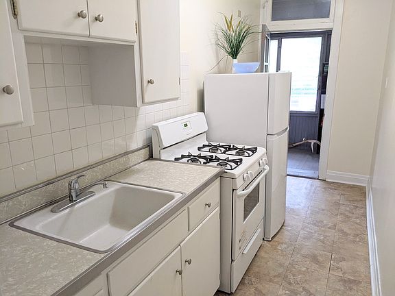 5th image of 1405 W Jarvis Ave #1RE
