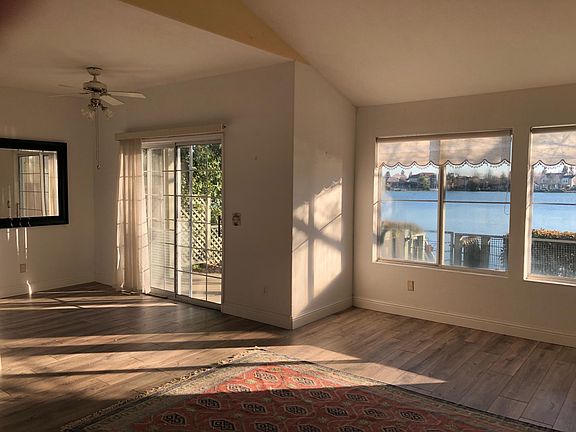 2nd image of 3126 E Laguna Ct