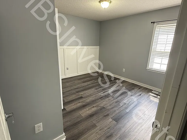 119 E Highland Ct — Photo 9