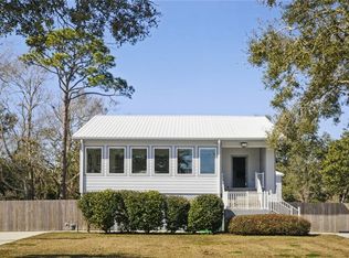 810 N Beach Blvd, Bay Saint Louis, MS 39520