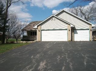 1908 Candlewick Dr SW, Poplar Grove, IL 61065