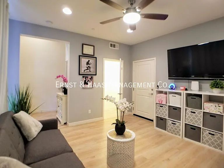 5777 Acacia Ln — Photo 4