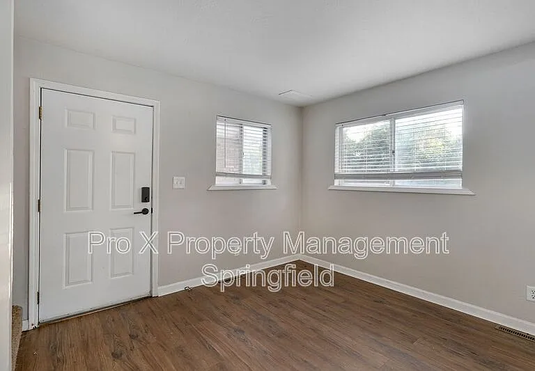 2929 E University St #5 — Photo 6