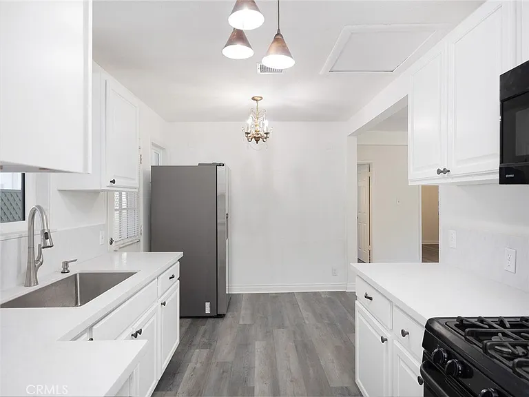 5020 Topanga Canyon Blvd — Photo 14