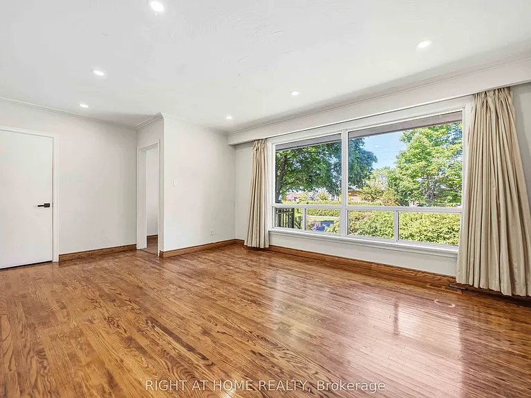 1 Mozart Ave — Photo 10