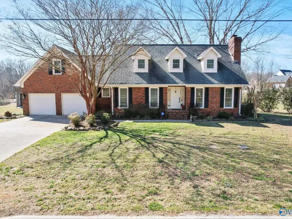 1009 10th St NW, Arab, AL 35016